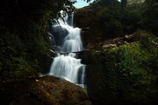 Waterfall trekking to Perumbankuthu and 33 waterfalls